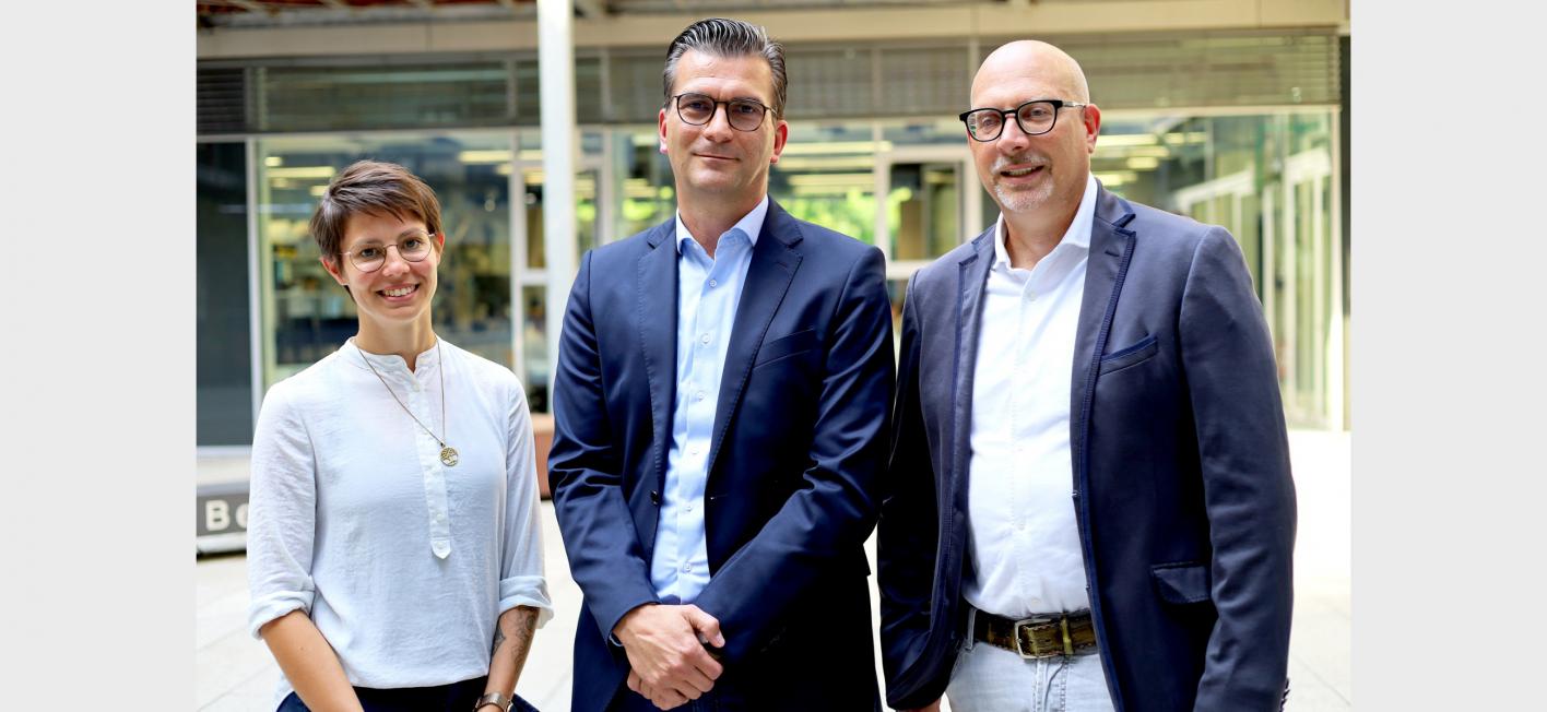 The leading scientists of this research: Dr. Meike Emondts (left), Prof. Dr. Jürgen Klankermayer (center), Prof. Dr. Andreas Herrmann (right)