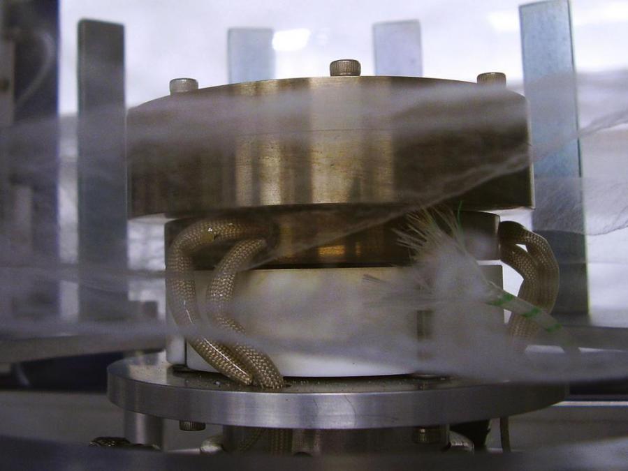 Foto einer Maschine für die Herstellung von makromolekularen Fasern