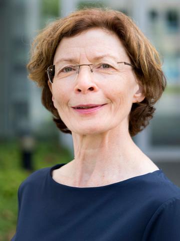Portraitfoto Dr. Elisabeth Heine